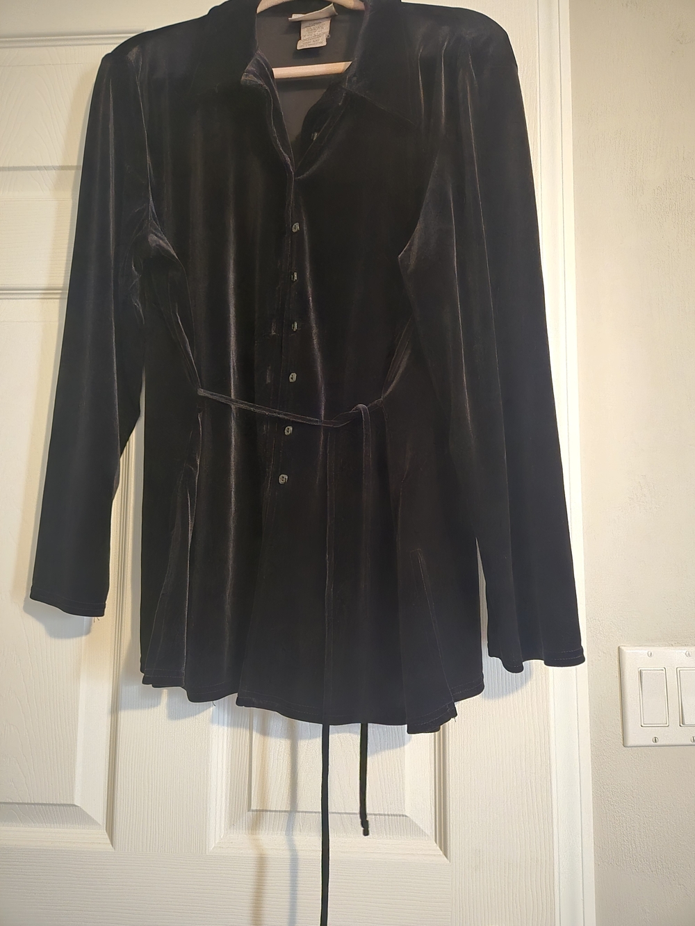 Women's Velvet Button-Front Tunic with Tie Waist - Black
